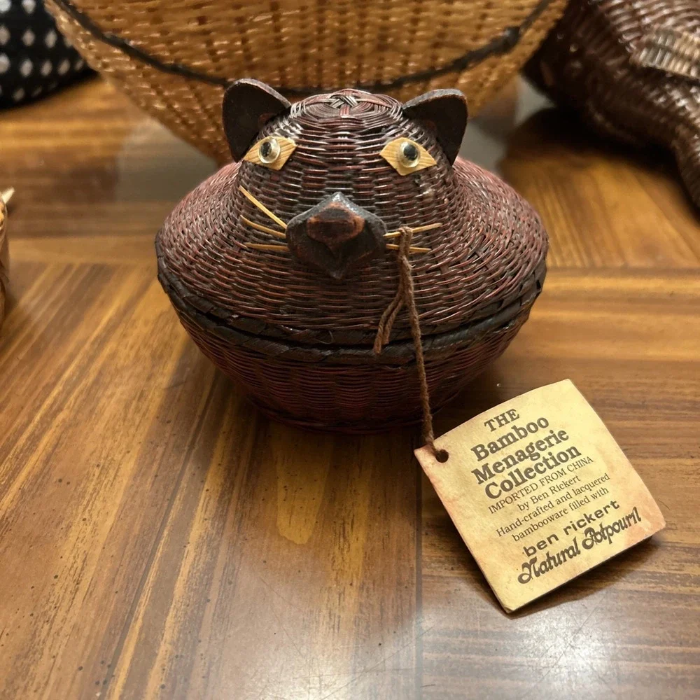 Ben Rickert‎ Bamboo Collection Hand Crafted Wicker Kitten Cat Basket
